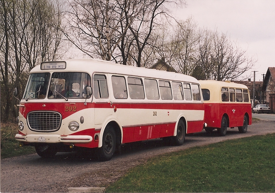 Брно, Škoda 706 RTO № 202; Брно, Karosa B40 № 48
