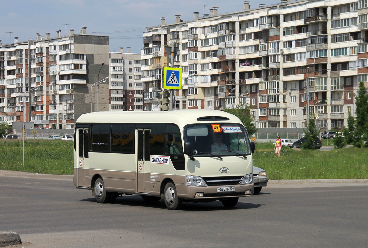 Krasnoyarsk, Hyundai County Deluxe č. У 588 КМ 124