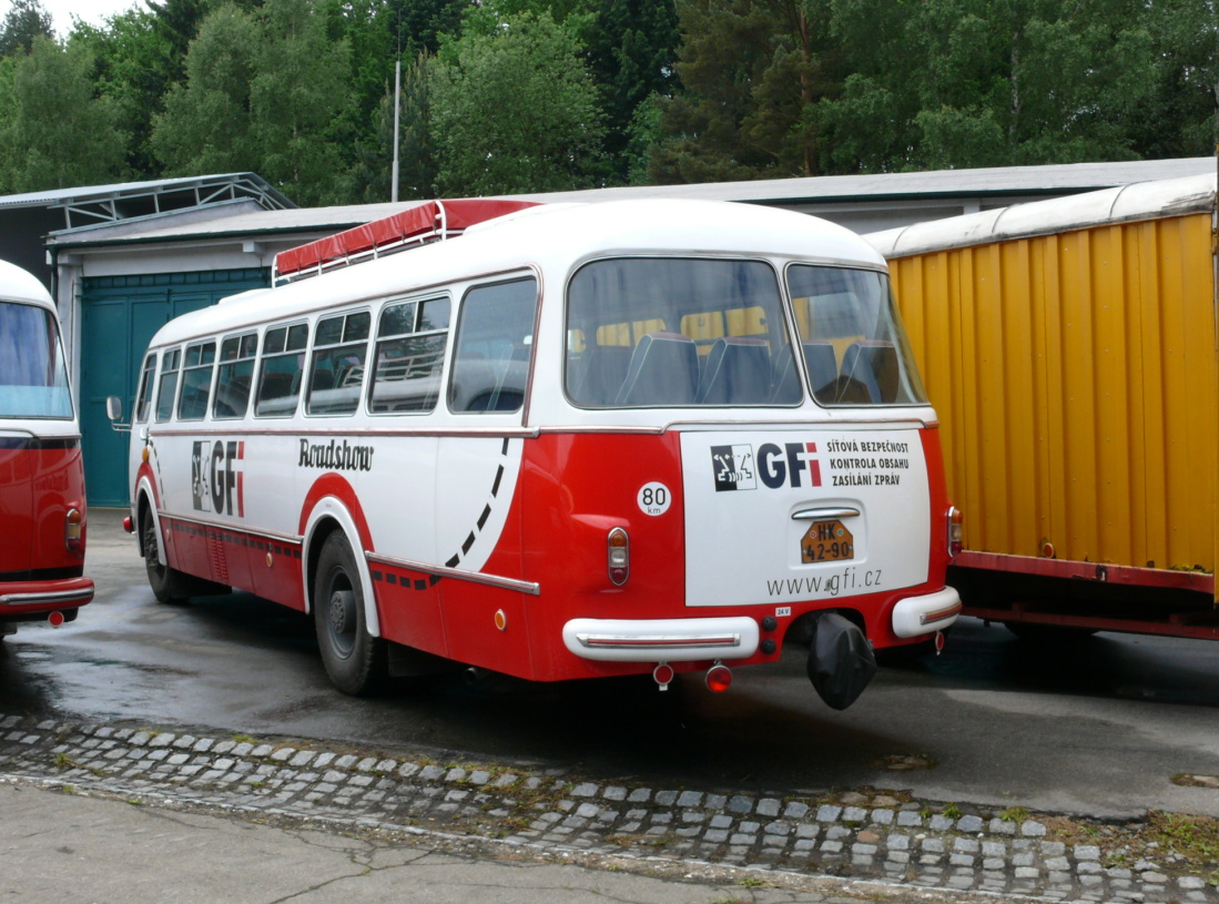 Hradec Králové, Škoda 706 RTO CAR # HK 42-90
