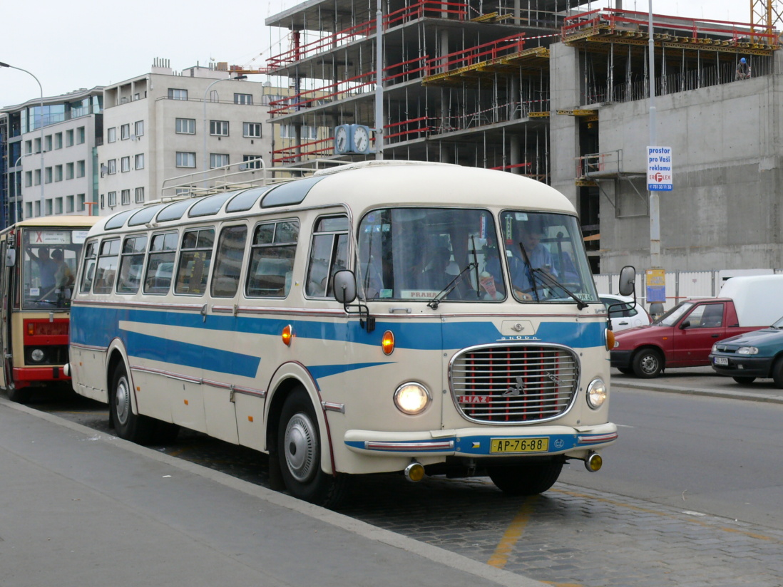 Prague, Škoda 706 RTO LUX # AP 76-88