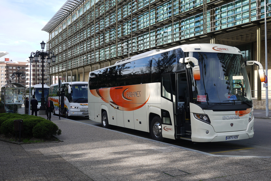 Oviedo, Scania Touring HD (Higer A80T) # 4875 HZB