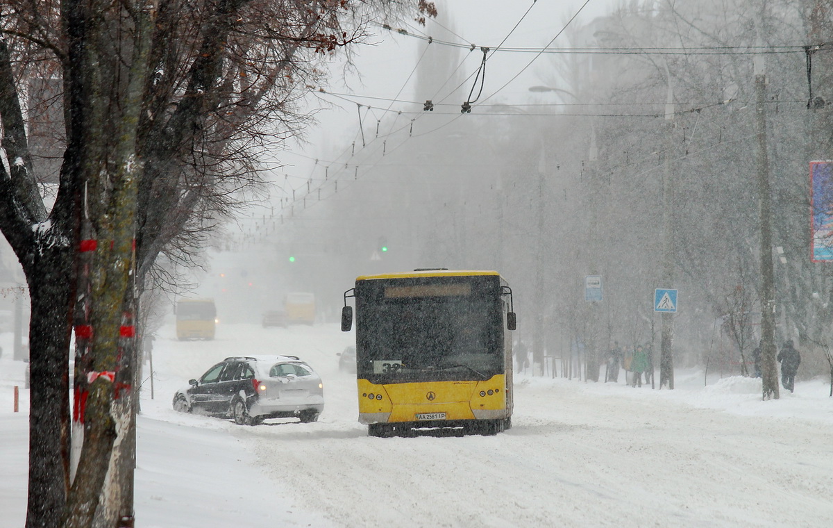 Kyiv, LAZ A191 InterLAZ 13.5LE # 7559