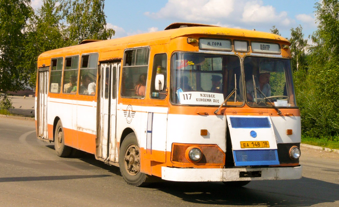 Izhevsk, LiAZ-677М №: ЕА 148 18