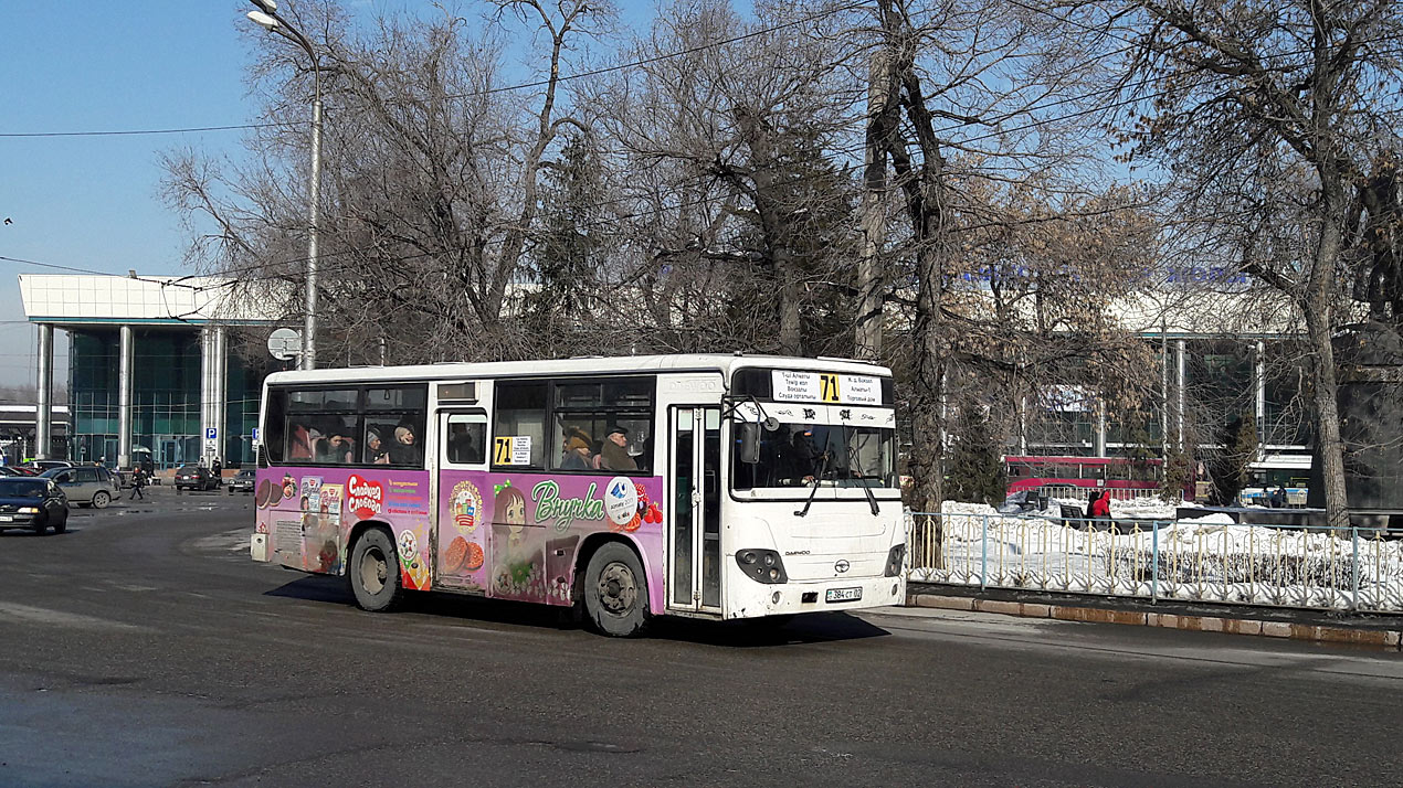 Almaty, Daewoo BS090 (СемАЗ) № 384 CT 02