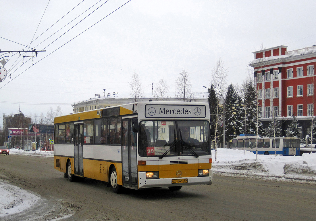 Barnaul, Mercedes-Benz O405 № АС 645 22