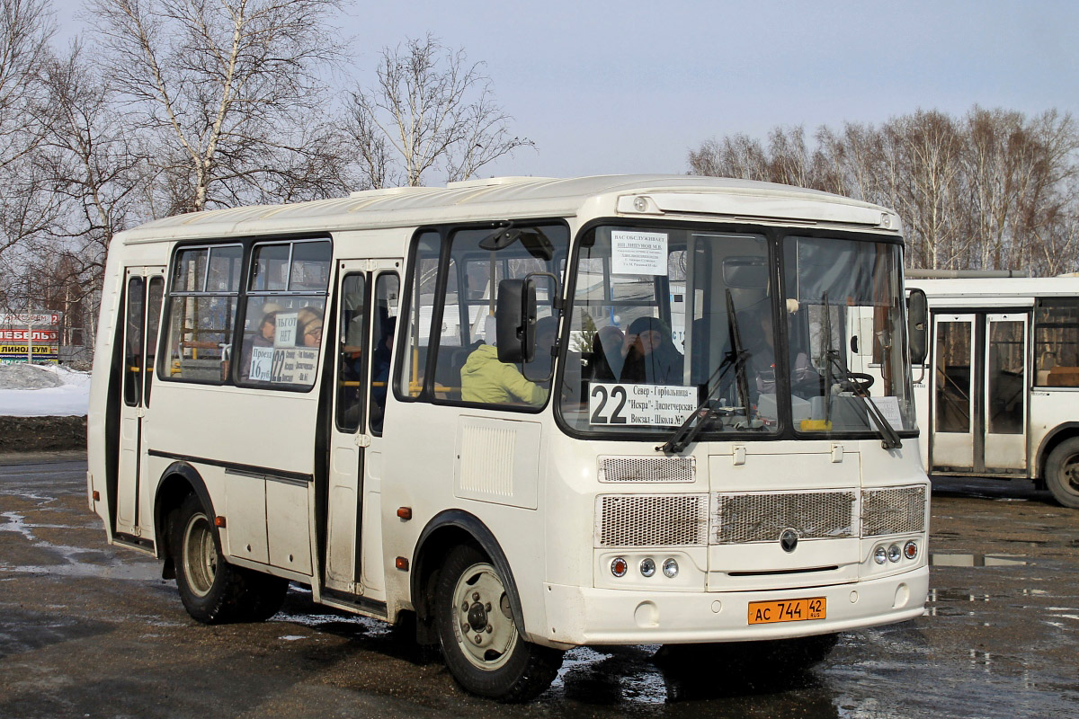 Anzhero-Sudzhensk, PAZ-32054 (40, K0, H0, L0) # АС 744 42