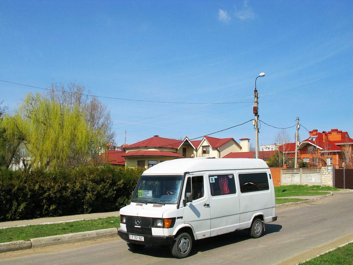Tiraspol, Mercedes-Benz T1 208D Nr. Т 351 ВС