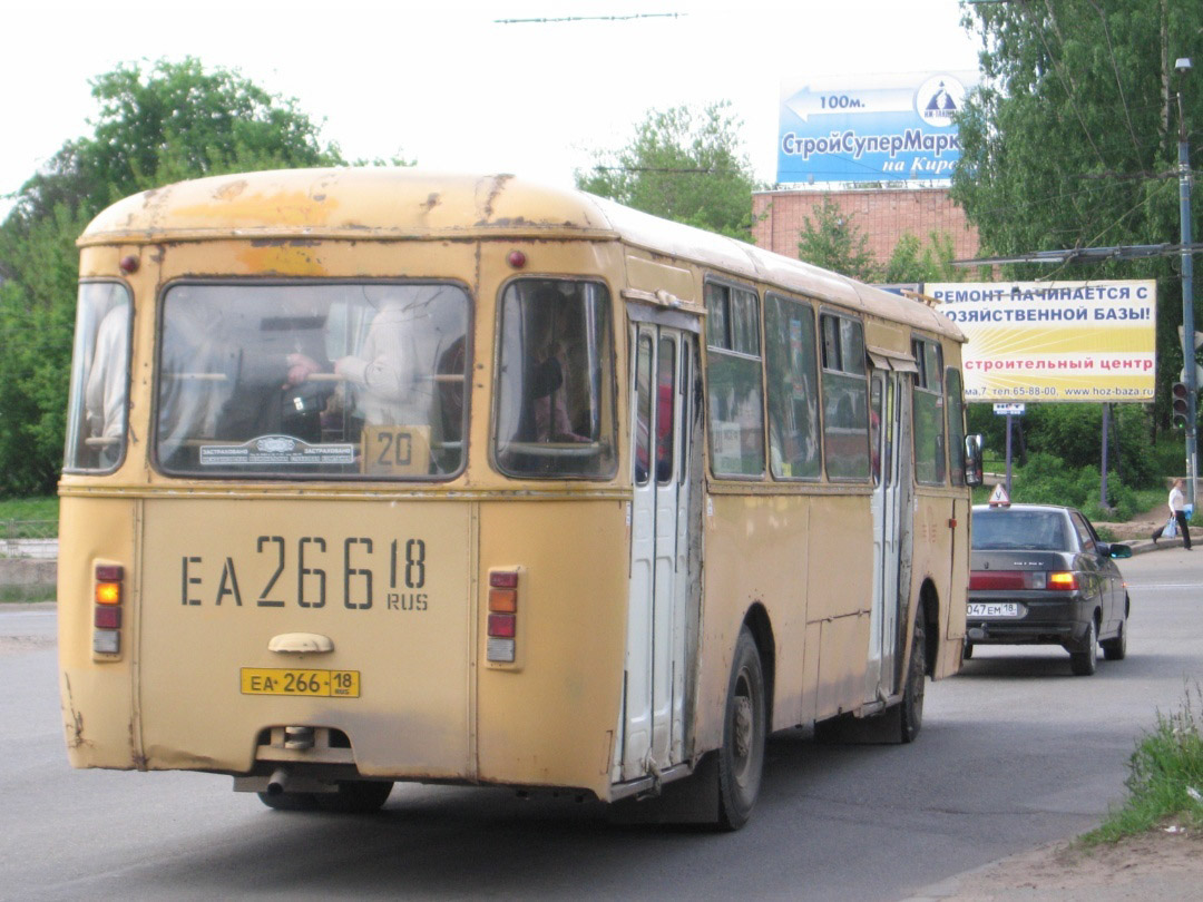 Izhevsk, LiAZ-677M # ЕА 266 18