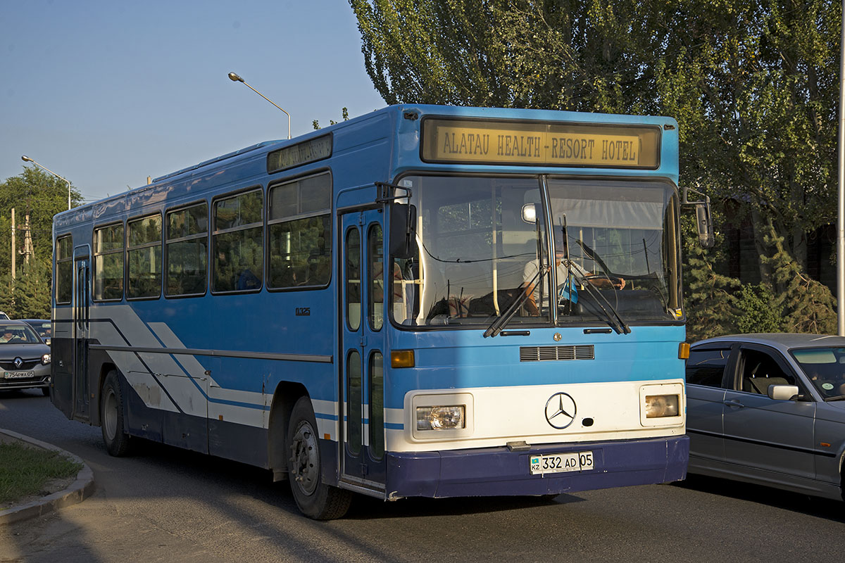 Almaty, Mercedes-Benz O325 # 332 AD 05
