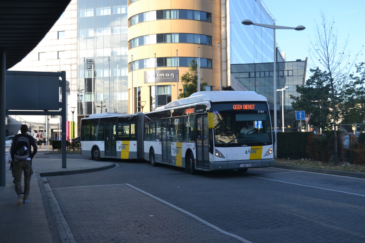 Brussels, Van Hool New AG300 # 5184