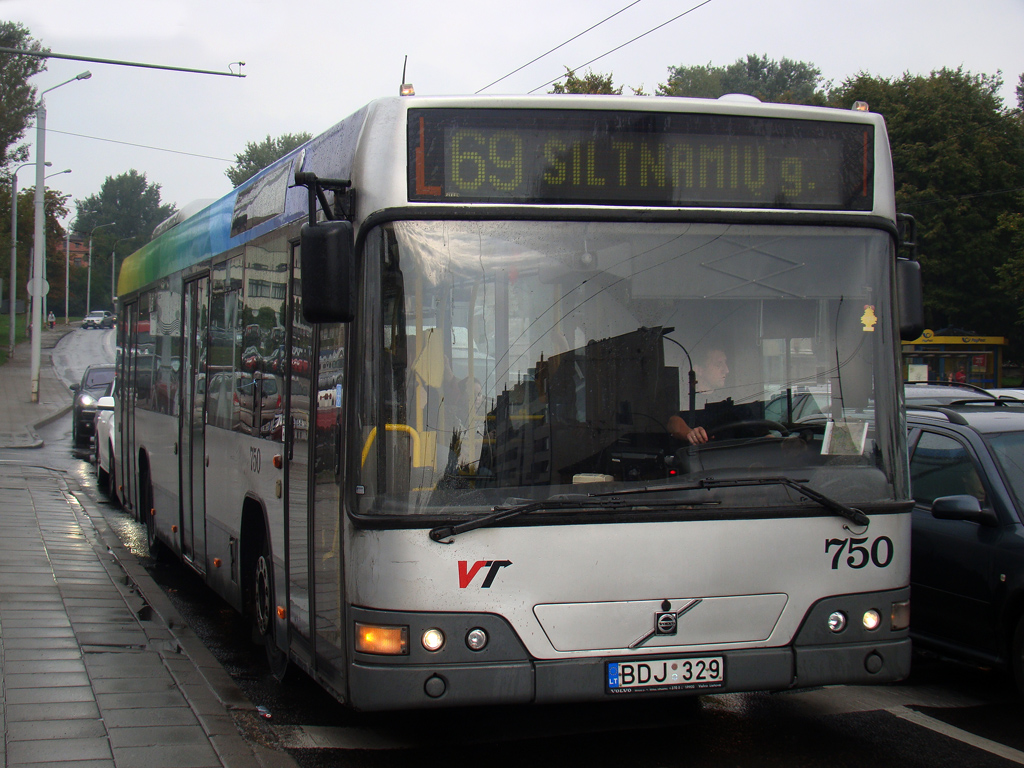Vilnius, Volvo 7700 # 750