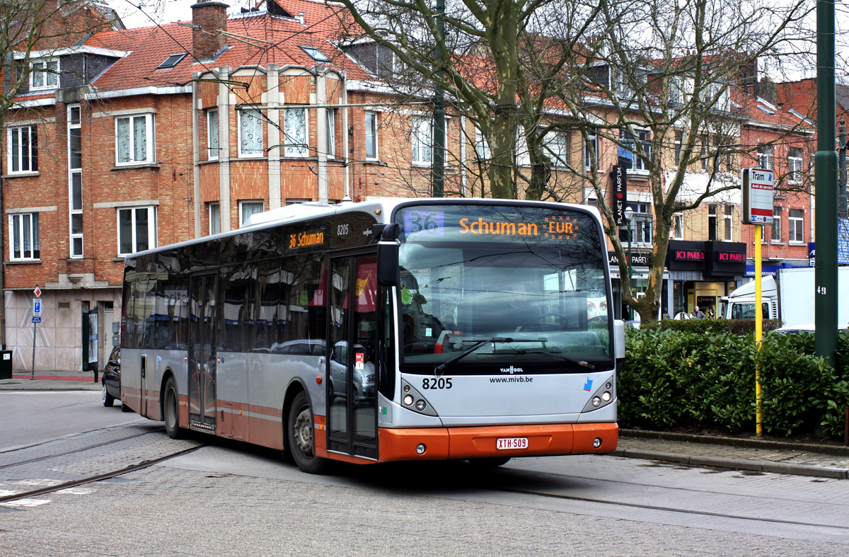 Brussels, Van Hool New A330 № 8205