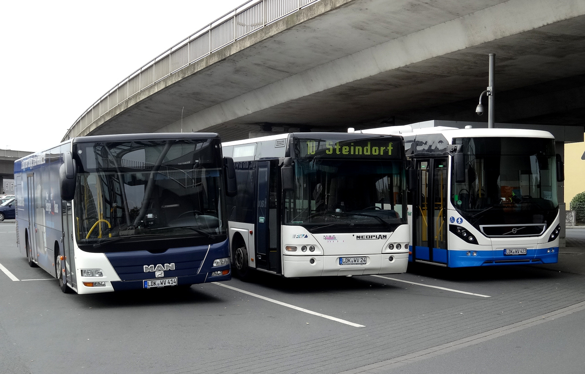 Wetzlar, MAN A21 Lion's City NL283 No. 14; Wetzlar, Neoplan N4416 Centroliner No. 24; Wetzlar, Volvo 8900LE No. 23