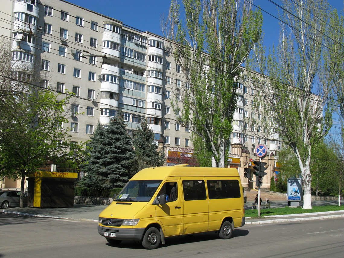Tiraspol, Mercedes-Benz Sprinter 208D nr. Т 885 КХ