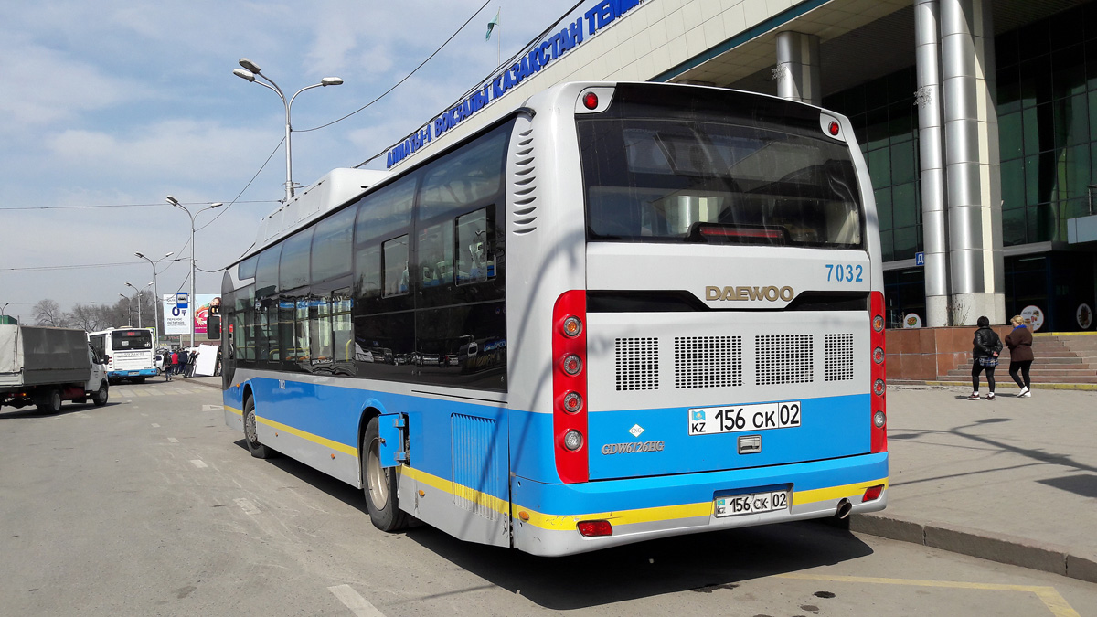 Almaty, Daewoo GDW6126CNG (СемАЗ) No. 7032