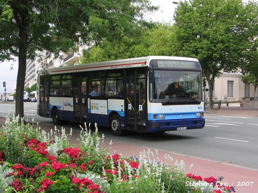 Angers, Renault R312 č. 923