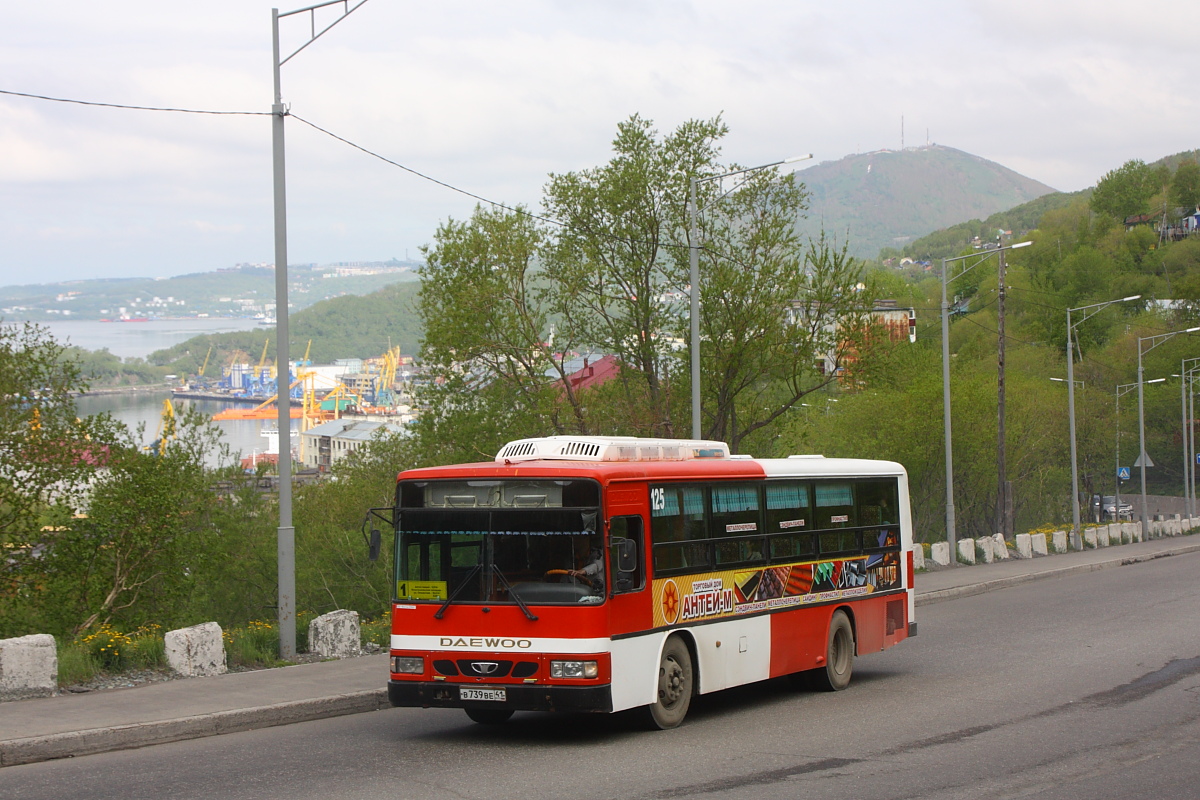 Petropavlovsk-Kamchatskiy, Daewoo BS106 (Busan) No. 125