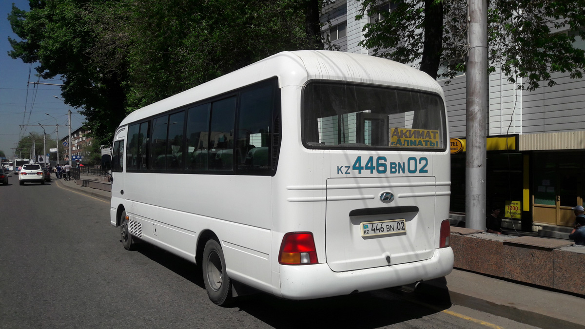 Almaty, Hyundai County nr. 446 BN 02