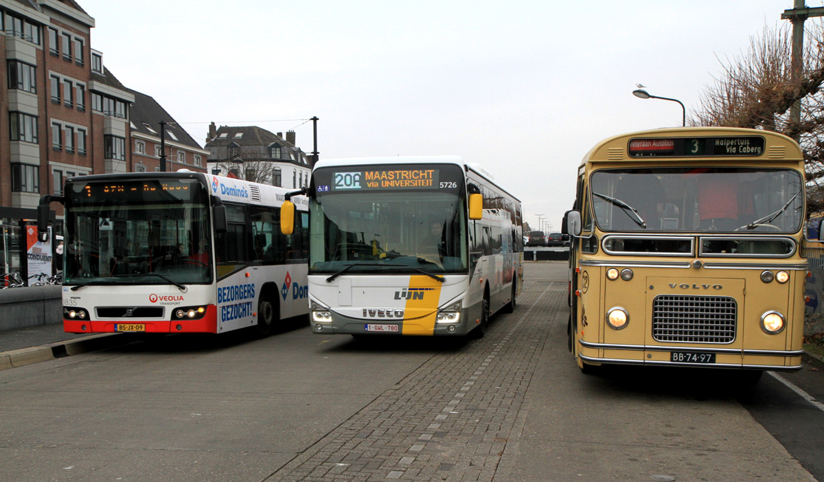 Amsterdam, Jonckheere # 32; Maastricht, Volvo 7700 # 3835; Hasselt, IVECO Crossway LE City 12M # 5726
