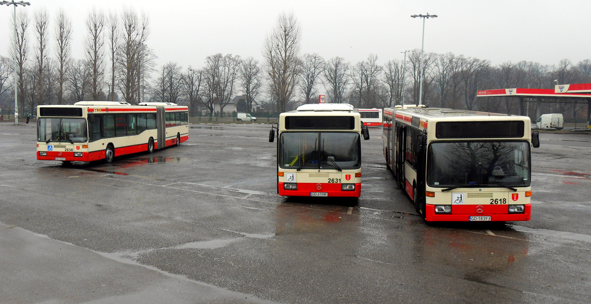Gdańsk, Mercedes-Benz O405GN2 č. 2631; Gdańsk, Mercedes-Benz O405GN2 č. 2618; Gdańsk, Mercedes-Benz O405GN2 č. 2636