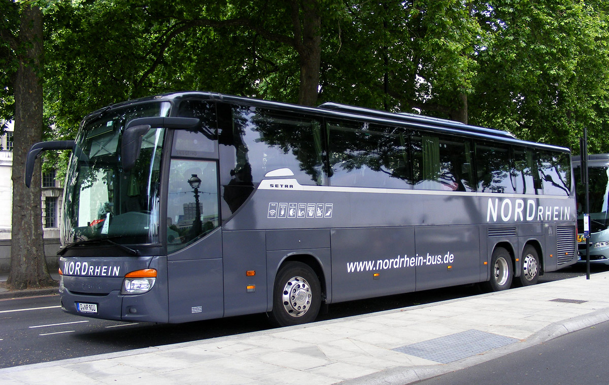 Düsseldorf, Setra S416GT-HD/3 # D-NR 900