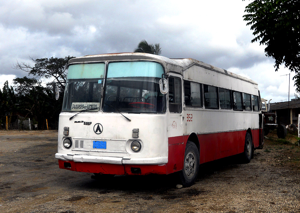 Cuba, other, LAZ-699Р No. 352