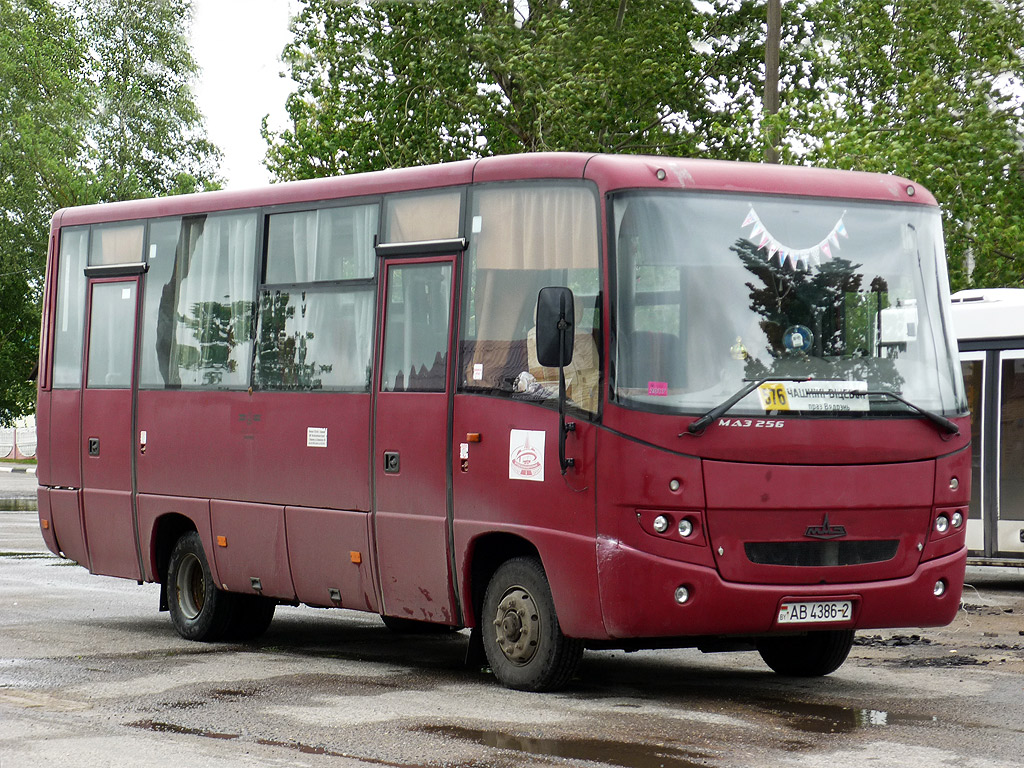 Chashniki, MAZ-256.170 № АВ 4386-2