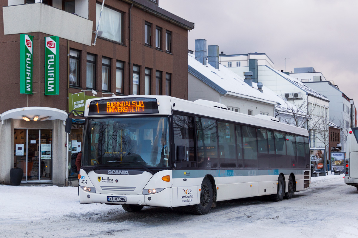 Bodø, Scania OmniLink CK280UB 6X2UB # 4032