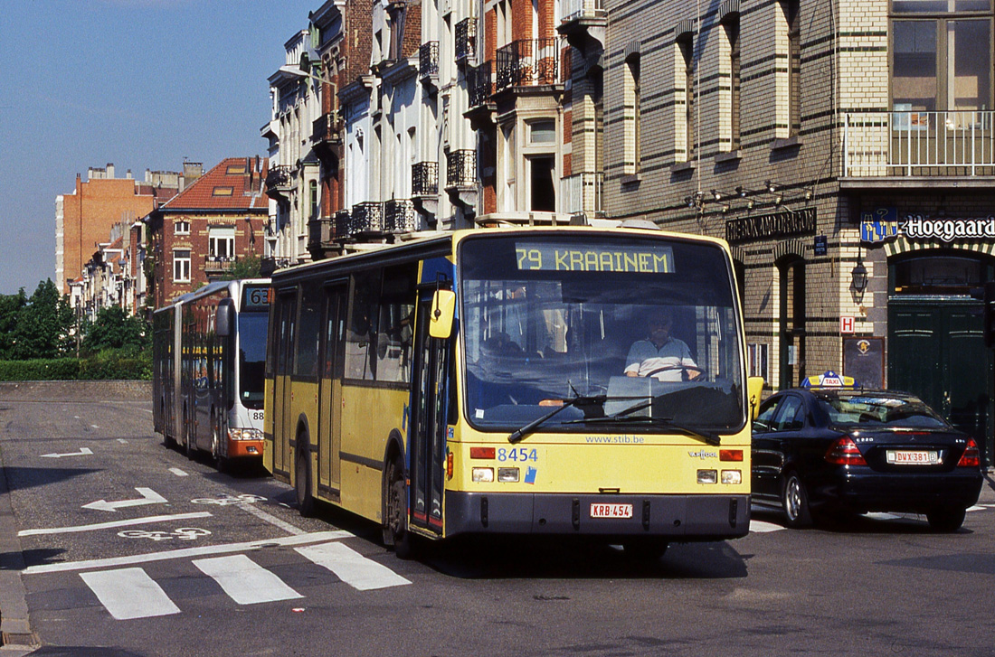 Брюссель, Van Hool A500 № 8454