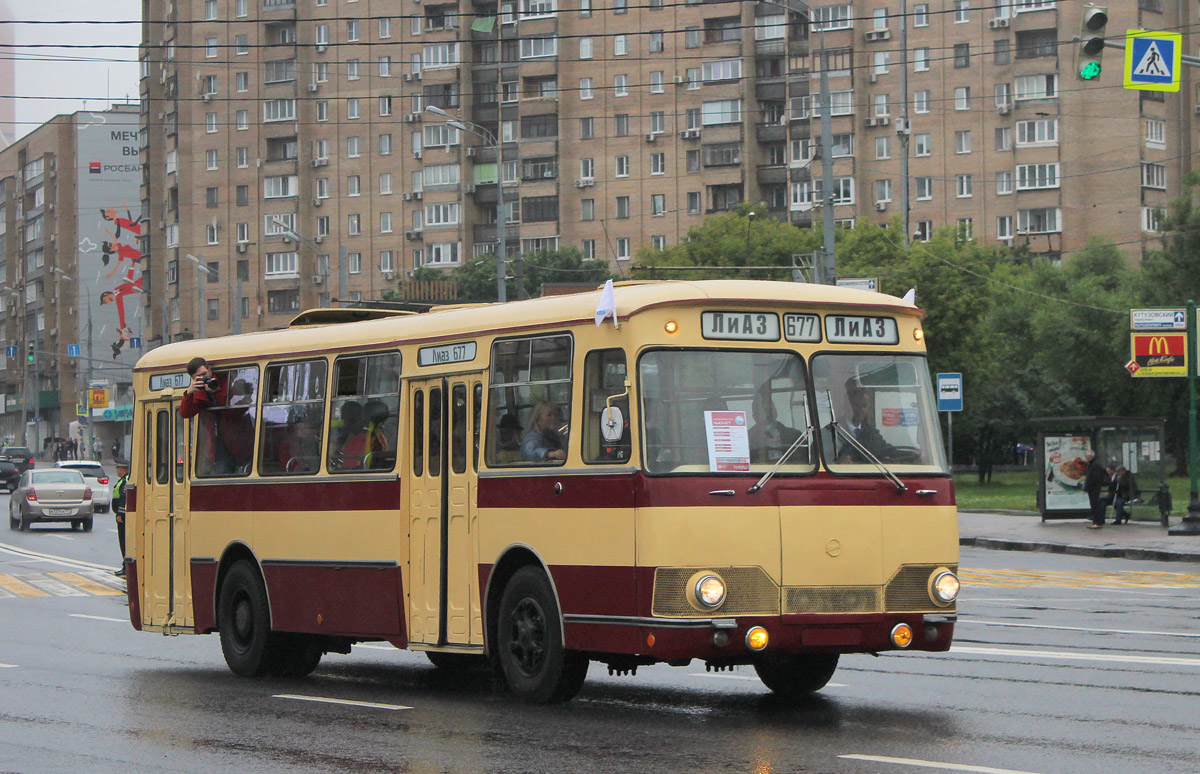Moscow, LiAZ-677 # б/н