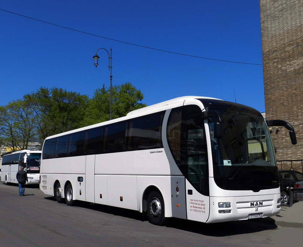 Rostov-on-Don, MAN R08 Lion's Top Coach RHC444 # Т 111 НН 161