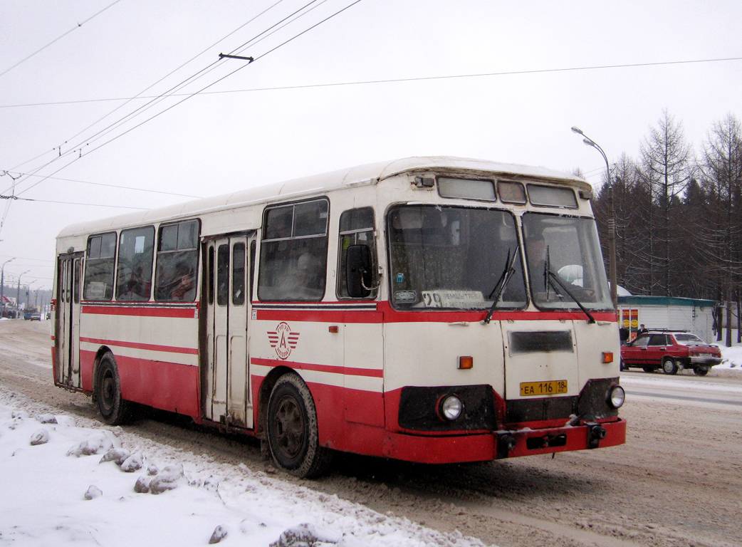 Izhevsk, LiAZ-677М č. ЕА 116 18