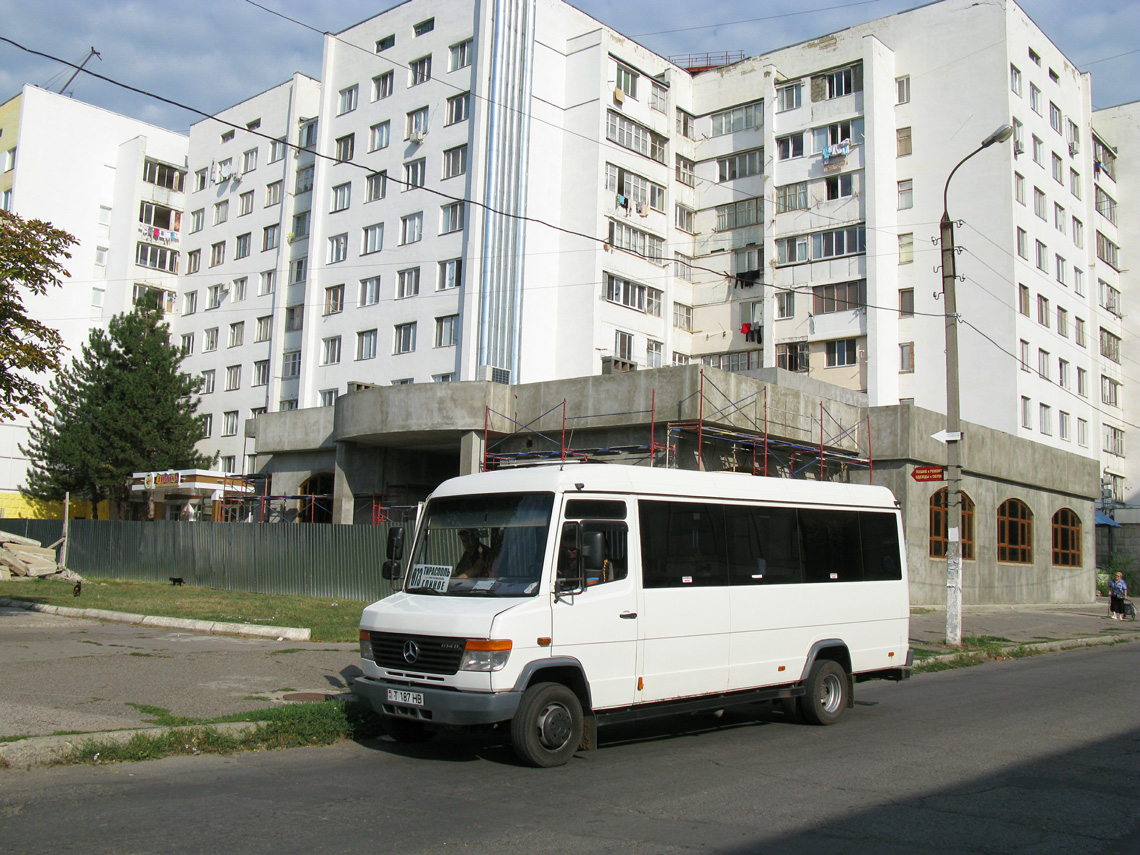 Tiraspol, Mercedes-Benz Vario 614D No. Т 187 НВ