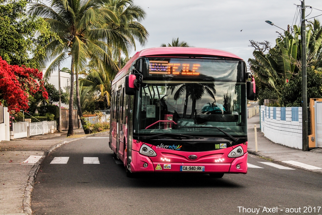 Saint-Pierre (Réunion), Heuliez GX327 Hybrid # 052