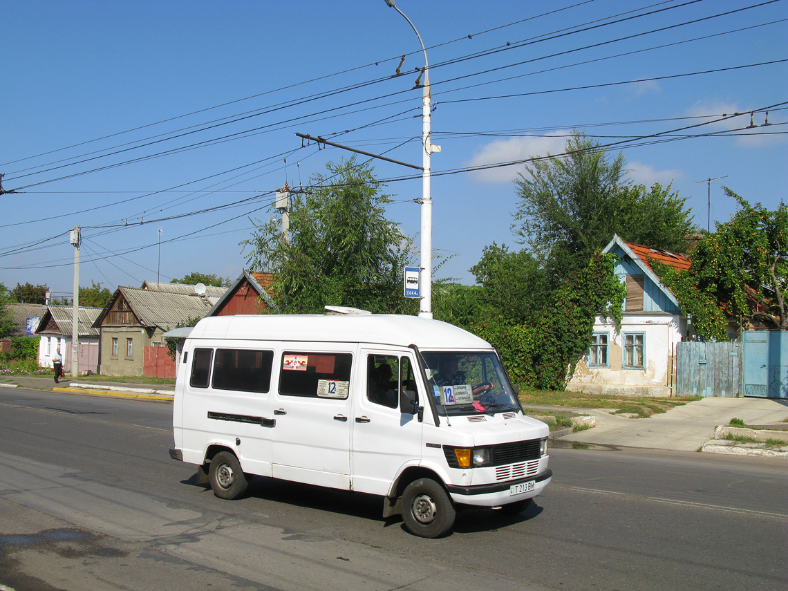 Tiraspol, Mercedes-Benz T1 208D Nr. Т 213 ВМ