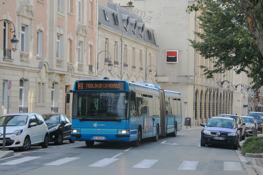 Châlons-en-Champagne, Irisbus Agora L # 819