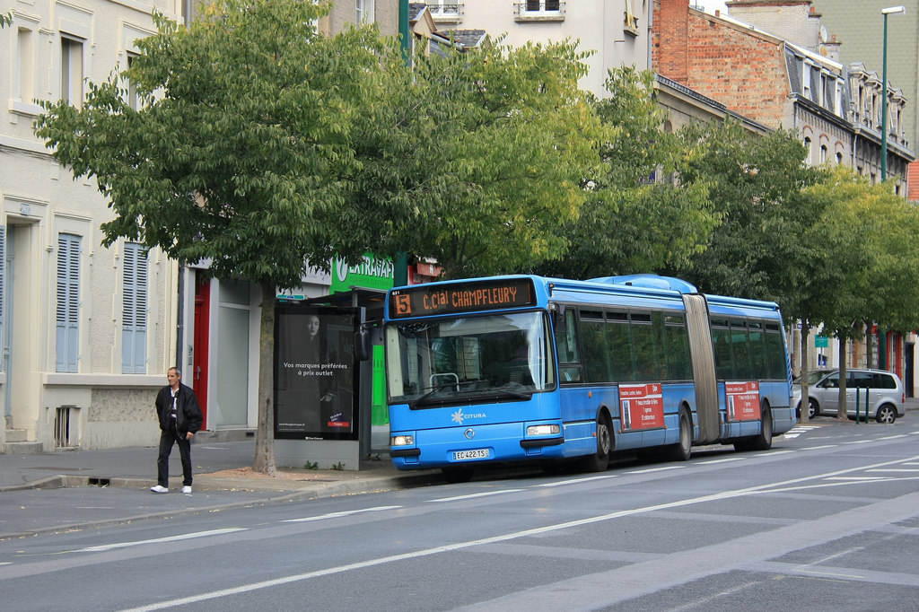 Châlons-en-Champagne, Irisbus Agora L Nr. 821