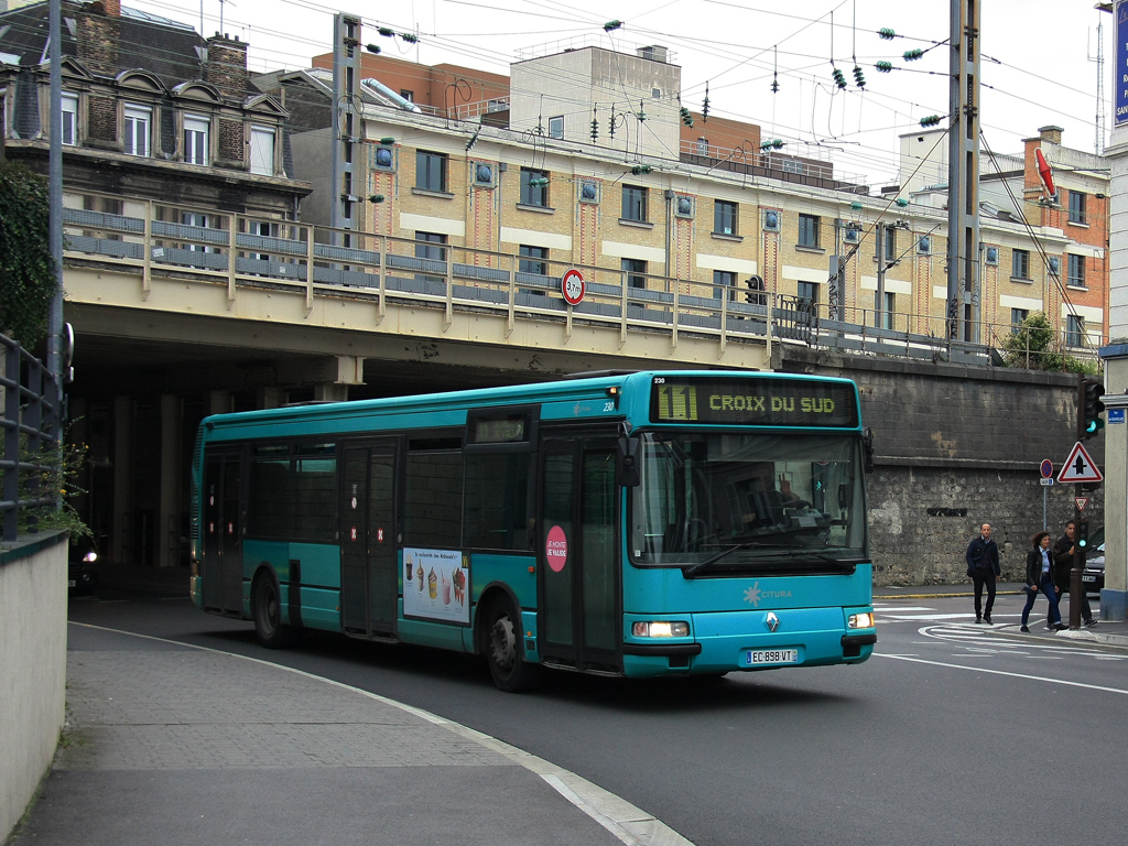 Châlons-en-Champagne, Irisbus Agora S Nr. 230