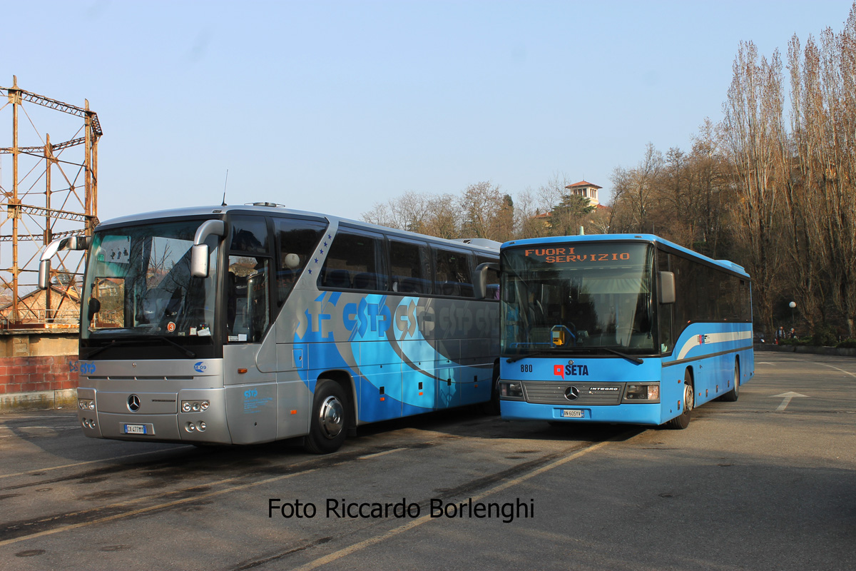 Piacenza, Mercedes-Benz O550 Integro # 880; Salerno, Mercedes-Benz O350 Tourismo I # CX-477MY
