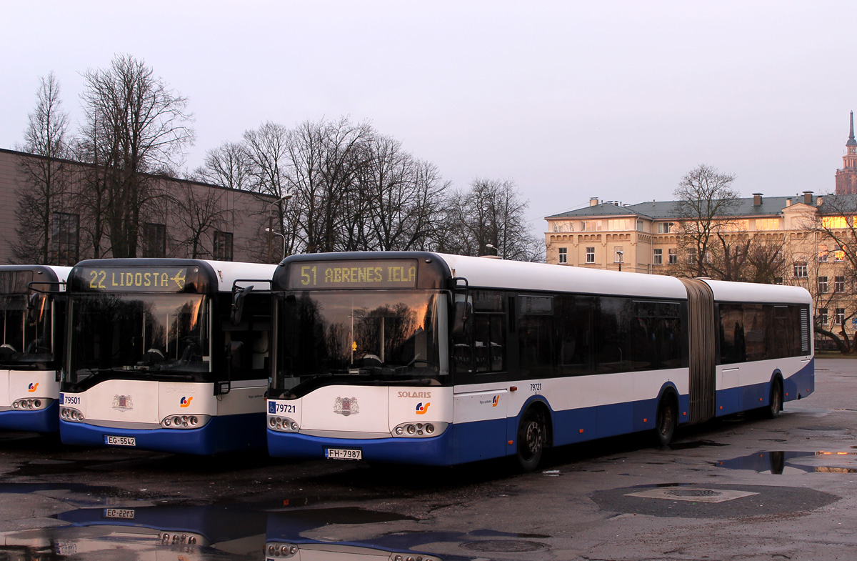Riga, Solaris Urbino II 18 nr. 79721; Riga, Solaris Urbino I 18 nr. 79501