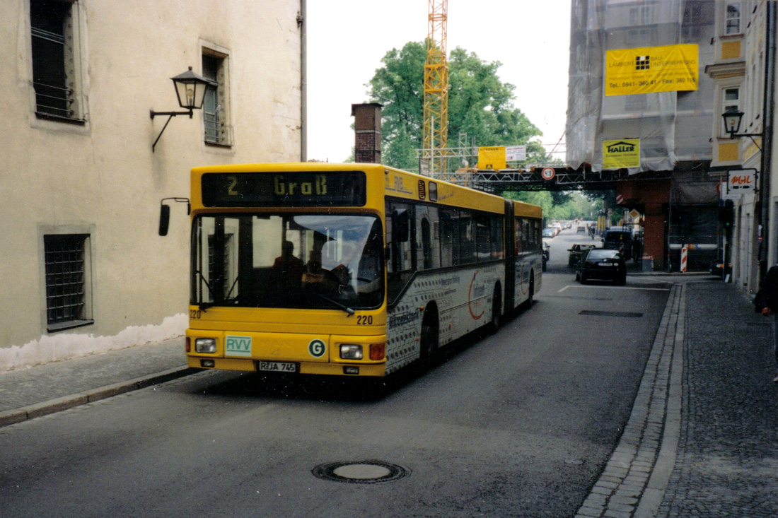 Regensburg, MAN 896 NG272 č. 220