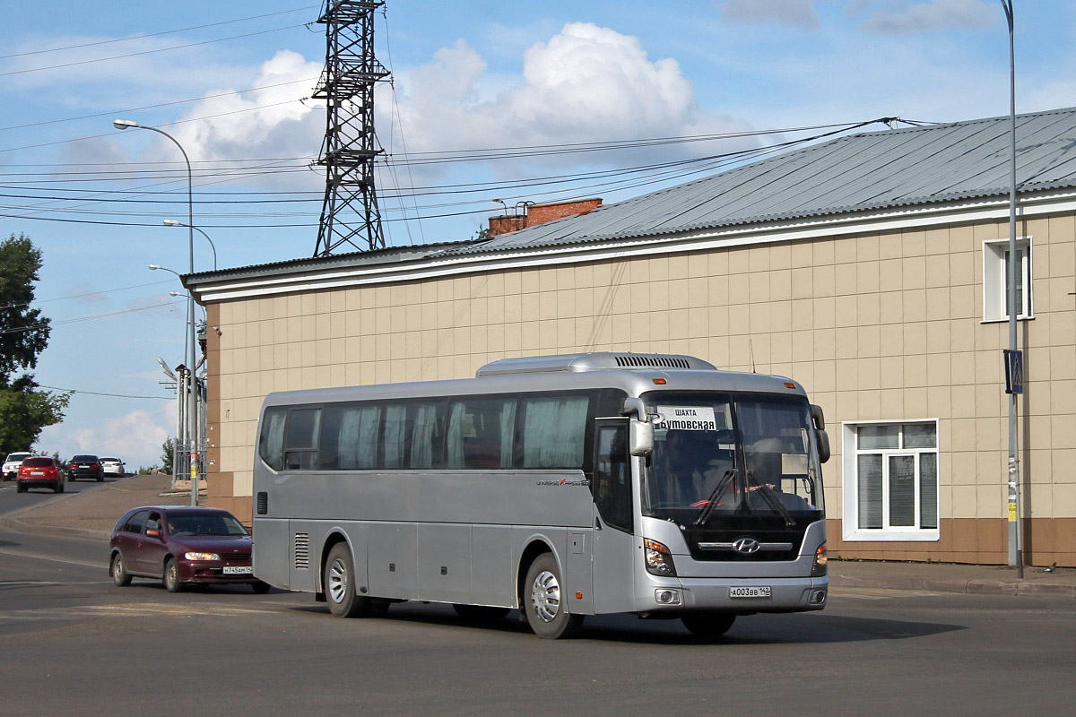 Kemerovo, Hyundai Universe Space Luxury №: А 003 ВВ 142