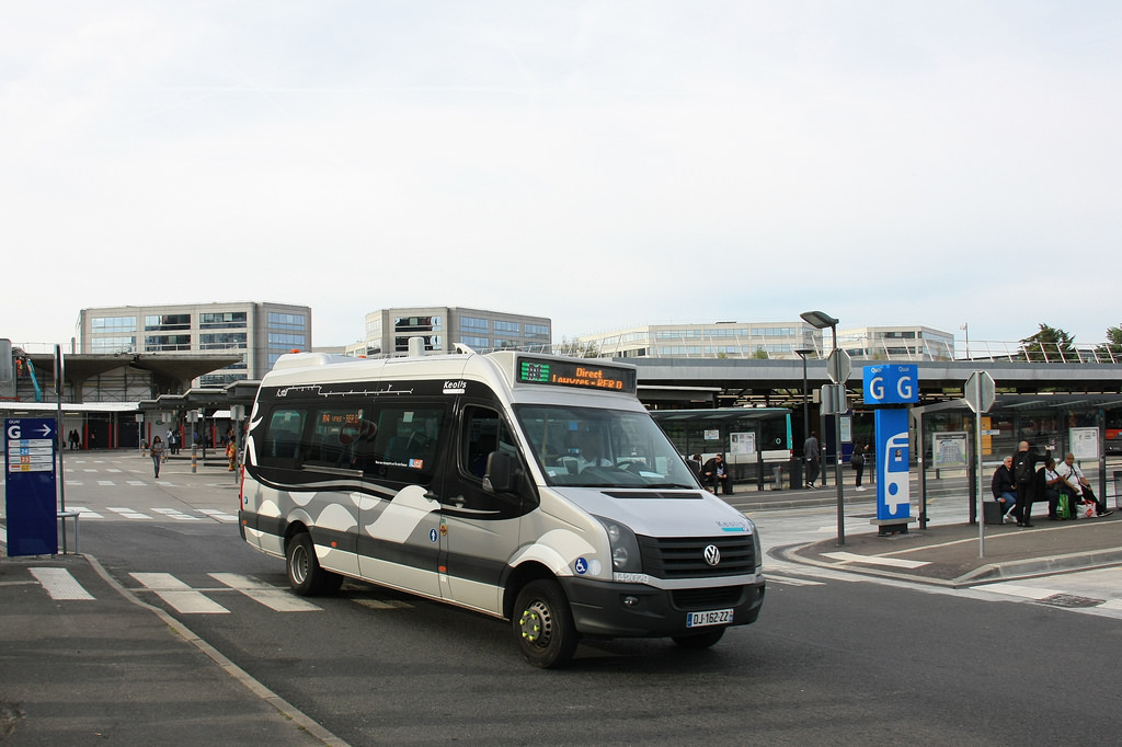 Melun, Volkswagen Crafter I # 142029