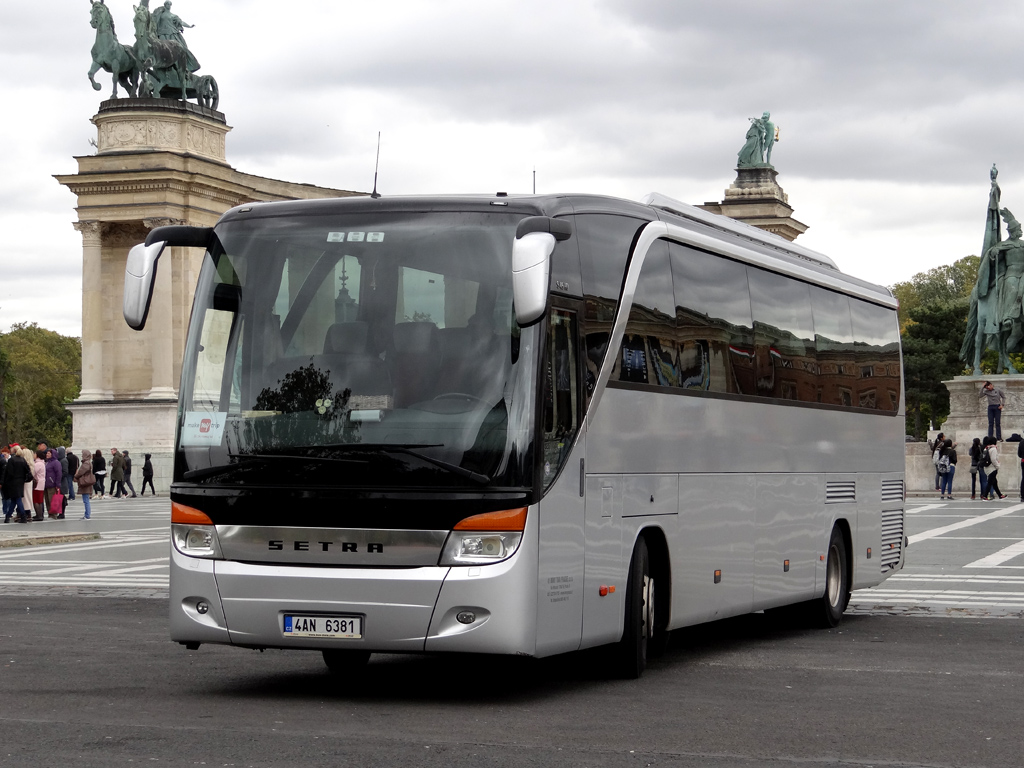 Praga, Setra S415HD Facelift # 4AN 6381