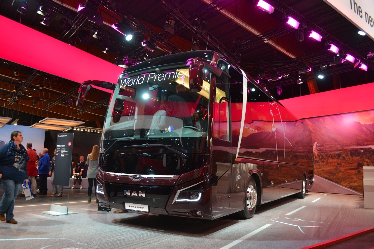 Kortrijk — Busworld 2017; Salzgitter — MAN Truck & Bus AG