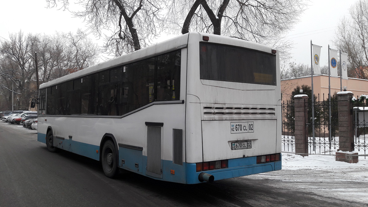 Almaty, NefAZ-5299 # 670 CL 02