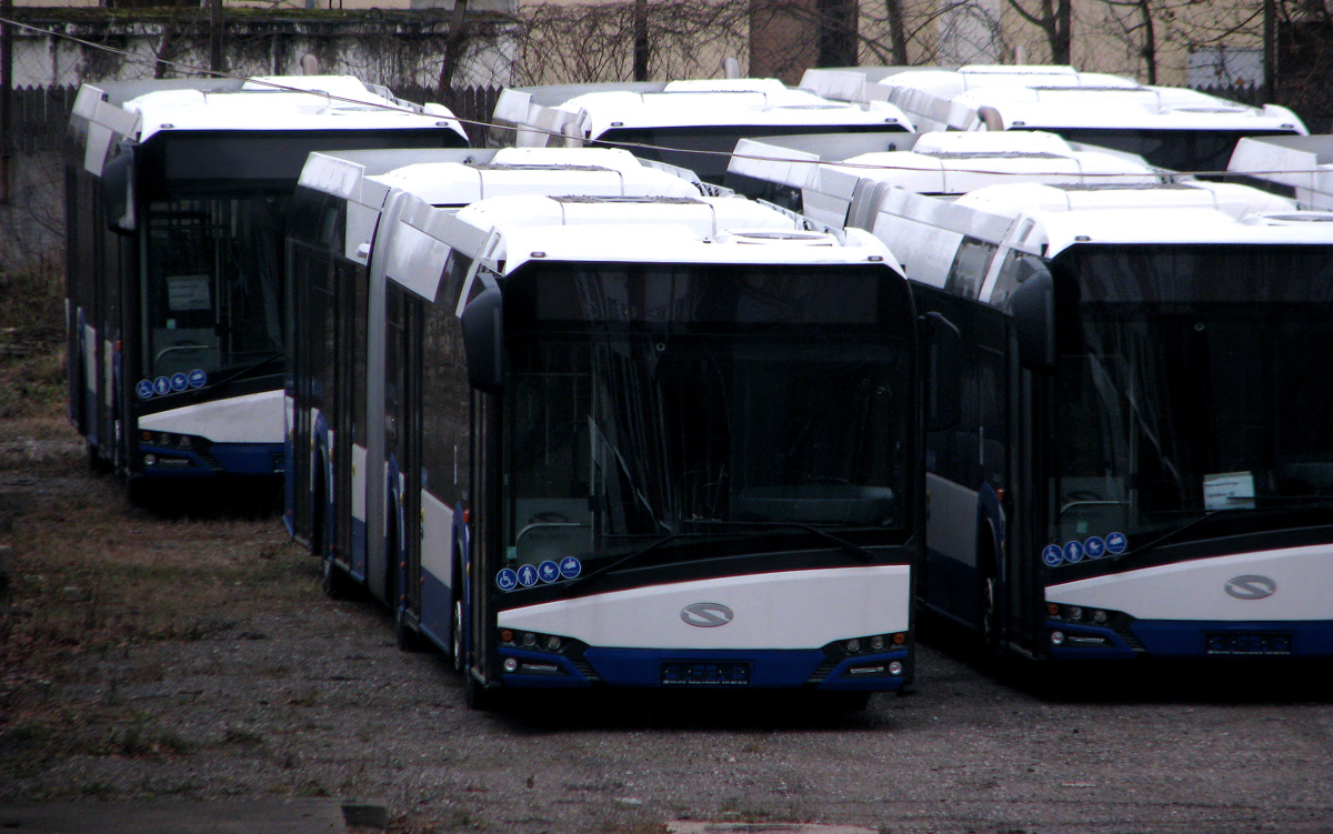 Riga, Solaris Urbino IV 18 nr. LB-8675; Riga — New buses