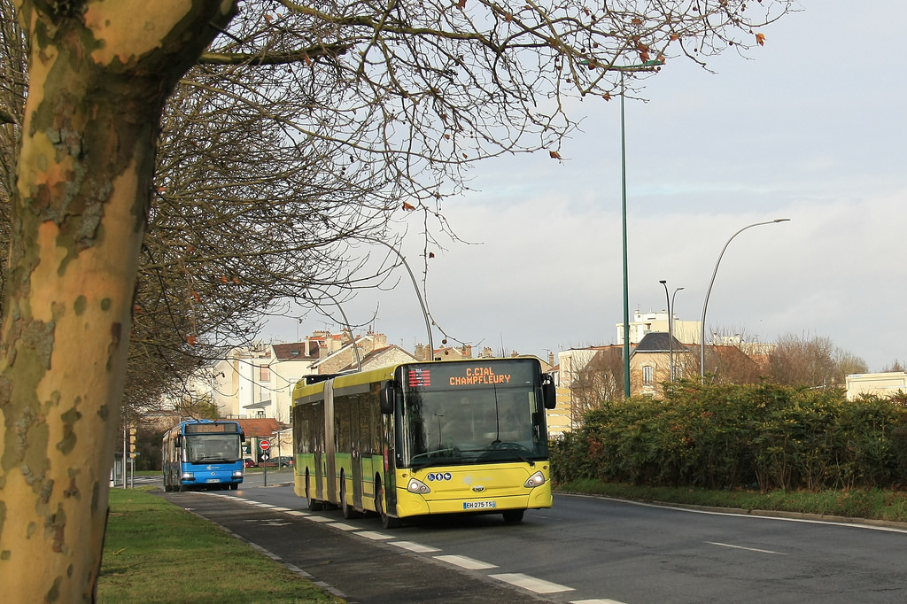 Reims, Heuliez GX437 # 914; Reims, Irisbus Agora L # 820