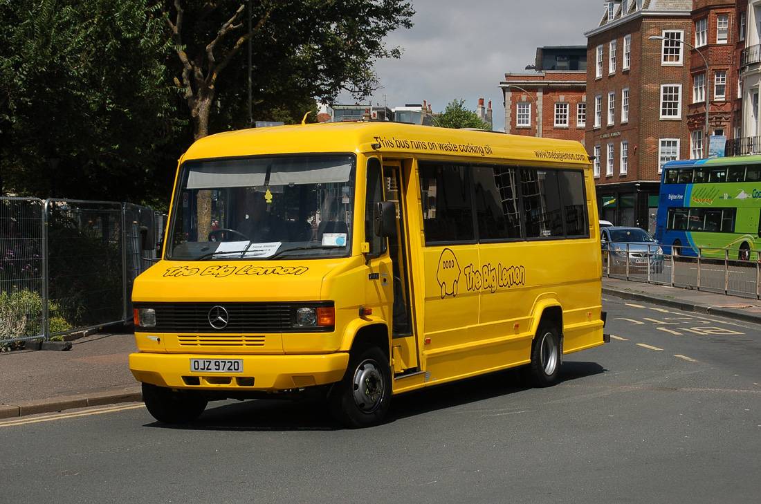 Brighton, Autobus Classique # OJZ 9720
