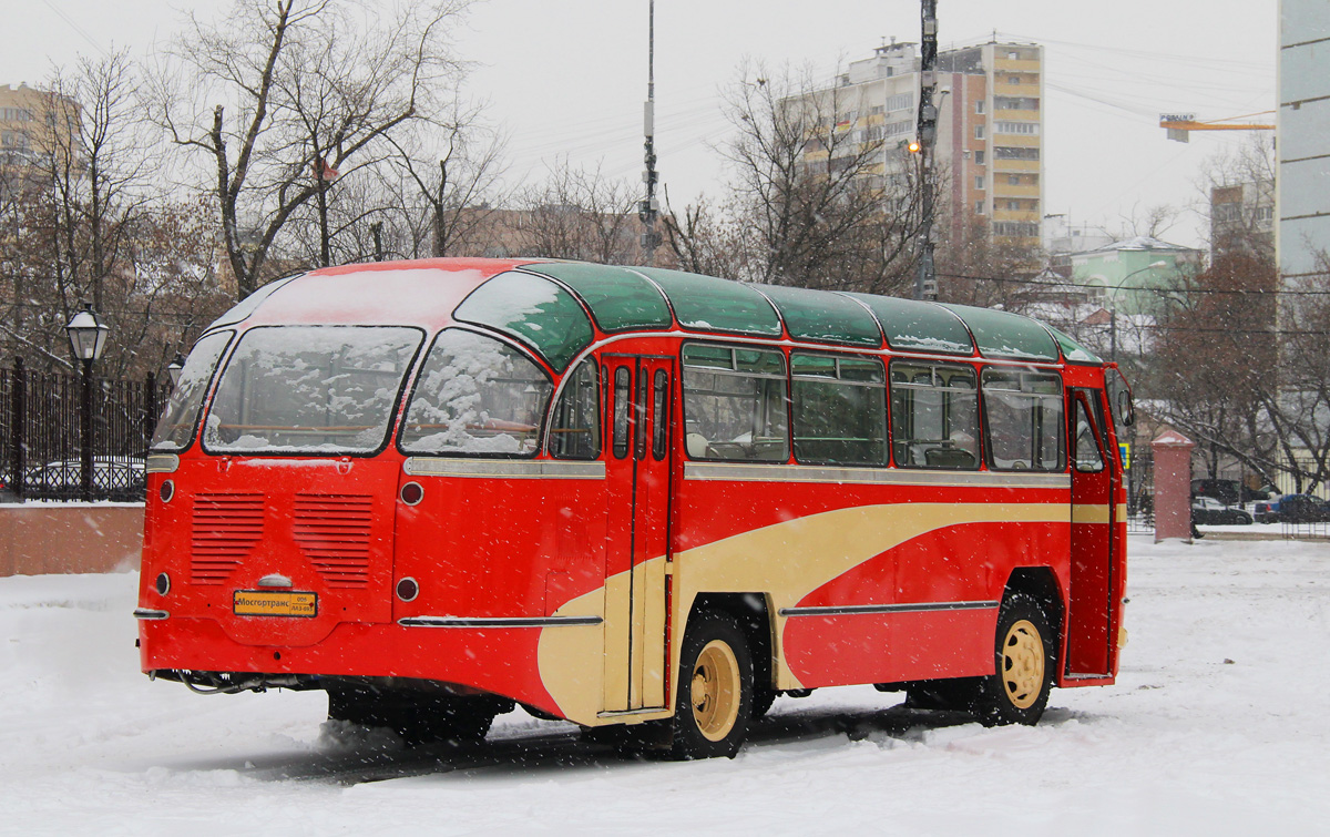 Moscow, LAZ-695 No. 006